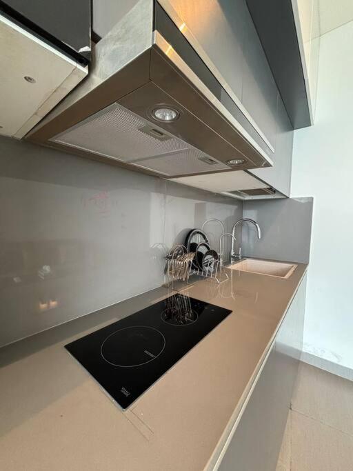 Countryside Luxury Suites - Supernova Noida Νέο Δελχί Εξωτερικό φωτογραφία