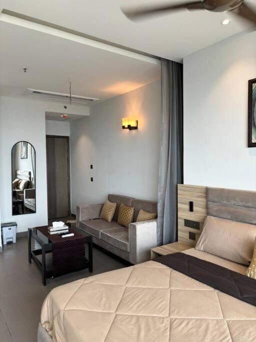 Countryside Luxury Suites - Supernova Noida Νέο Δελχί Εξωτερικό φωτογραφία