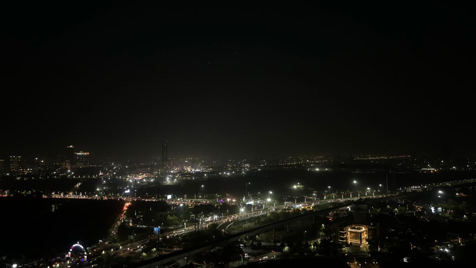 Countryside Luxury Suites - Supernova Noida Νέο Δελχί Εξωτερικό φωτογραφία