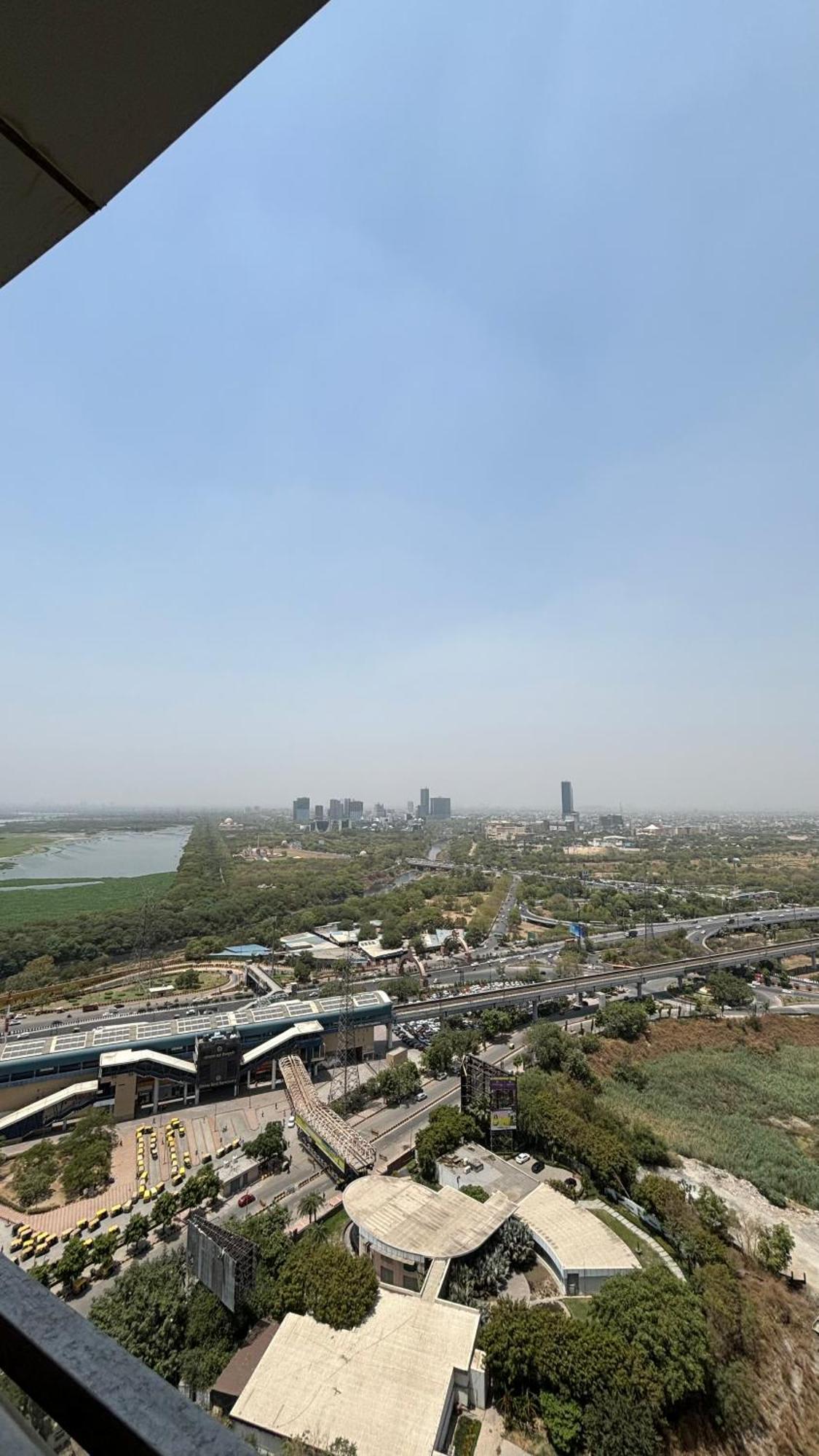 Countryside Luxury Suites - Supernova Noida Νέο Δελχί Εξωτερικό φωτογραφία