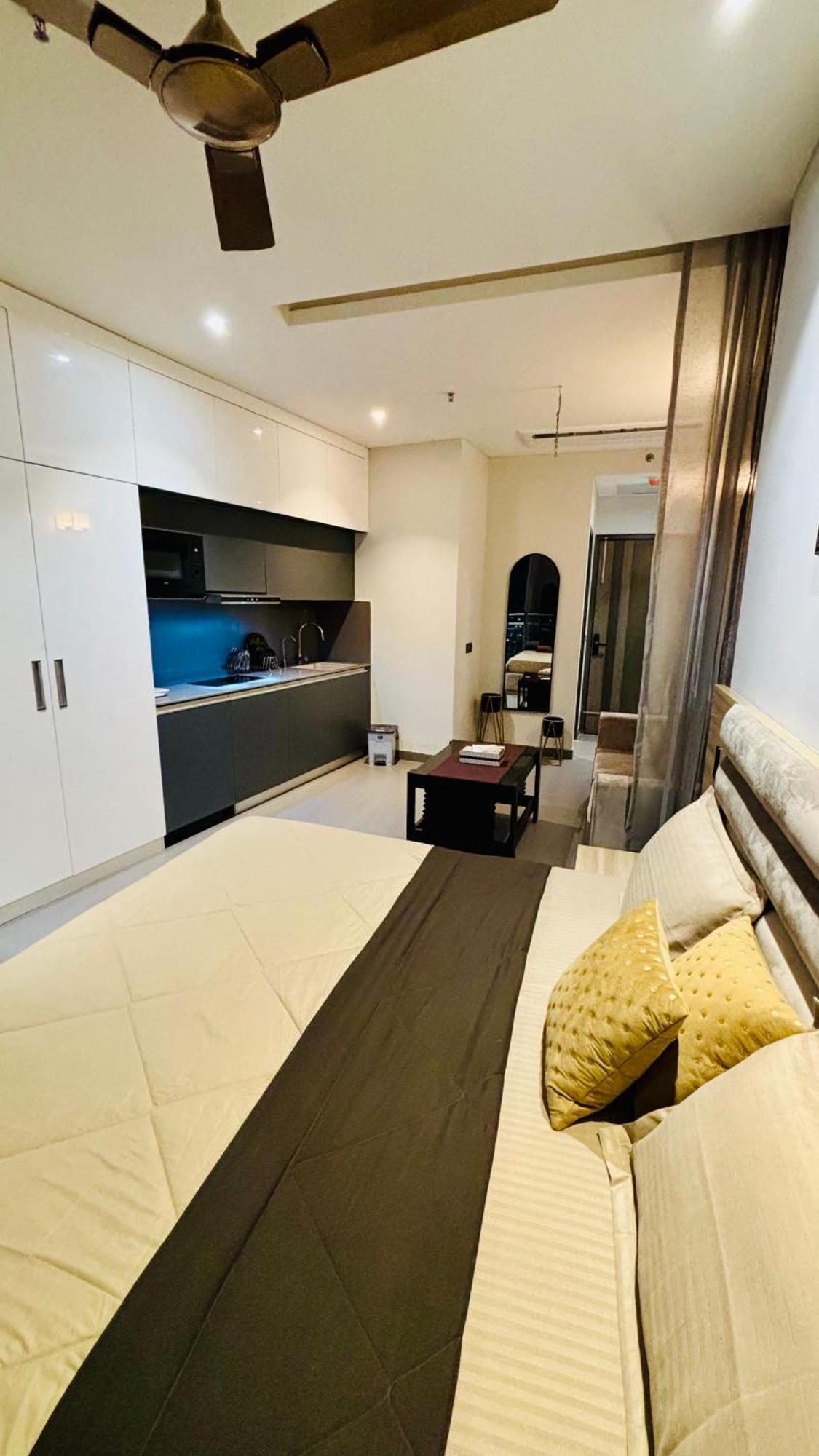 Countryside Luxury Suites - Supernova Noida Νέο Δελχί Εξωτερικό φωτογραφία